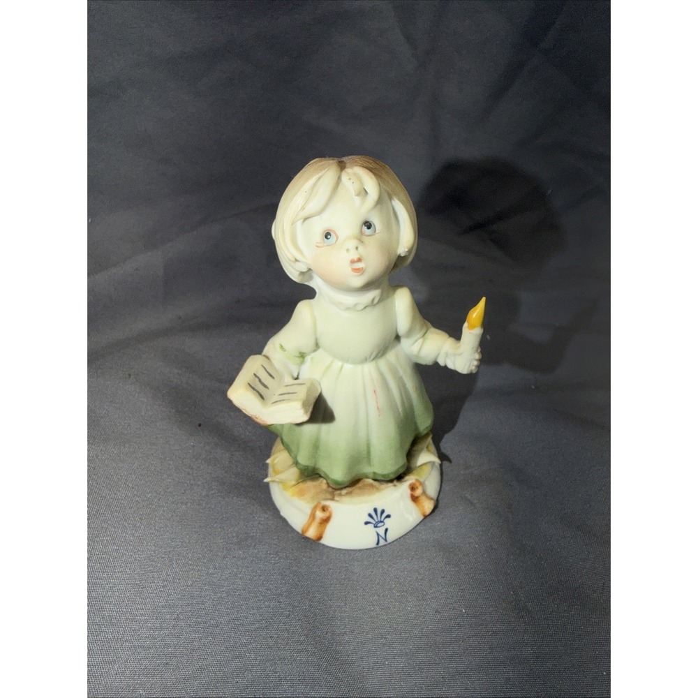 Capodimonte‎ by G. Pezzato Porcelain  Choir Girl Figurine Made in Italy
